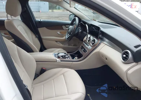 2019 Mercedes-Benz C 300 4Matic из США, поврежденный, VIN 55SWF8EB5KU288456